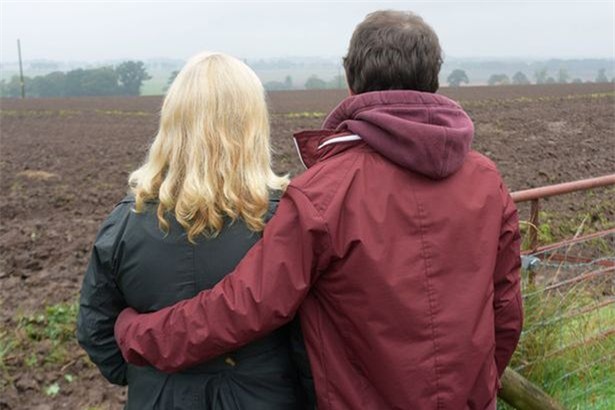 Cuộc sống hôn nhân “địa ngục” của người phụ nữ bị chồng hãm hiếp 900 lần và tra tấn thể xác kinh khủng - Ảnh 3.