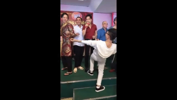 Clip: Không thể nín cười nhìn Hoài Linh quẩy tưng bừng cùng Long Nhật-4