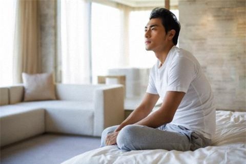 moi lan ve tham vo lai thay mot chiec bao cao su… bien mat - 3