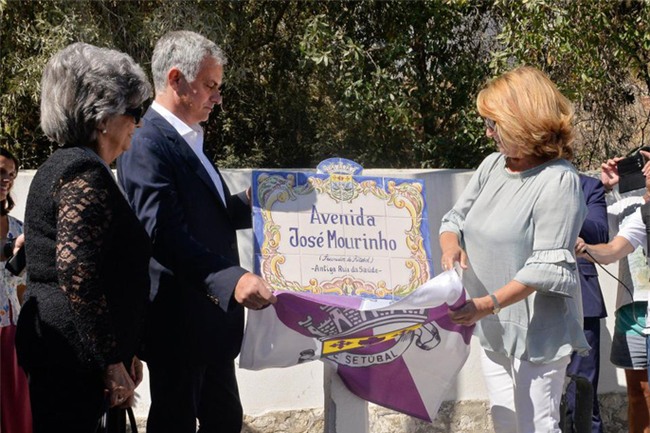 Có một con đường mang tên Mourinho - Ảnh 1.