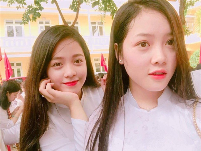 Đôi bạn thân sinh năm 1999 bị nhầm là cô dâu và phù dâu xinh nhất Facebook hôm nay - Ảnh 3.