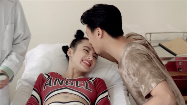 Glee: Angela Phương Trinh bị phát hiện mang thai, lại còn làm bạn trai chán ngán-3