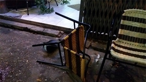 Hà Nội: Người đàn ông bị đâm trọng thương giữa phố khi đang đưa vợ con đi chơi Trung Thu  - Ảnh 1.