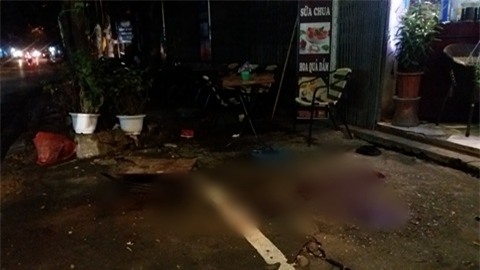 Hà Nội: Người đàn ông bị đâm trọng thương giữa phố khi đang đưa vợ con đi chơi Trung Thu - Ảnh 2.