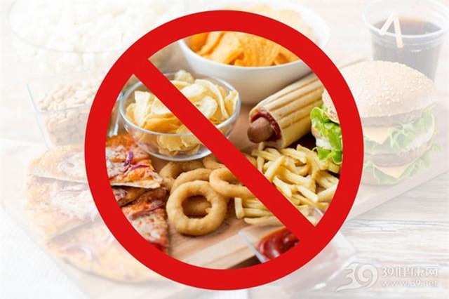 Khi có 4 dấu hiệu này ở bàn chân, có thể bạn đã rơi vào bẫy bệnh tiểu đường - Ảnh 5.