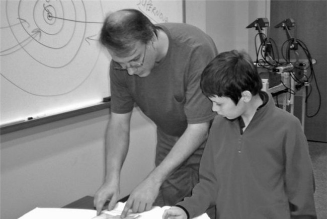 Tu cau be tu ky tro thanh than dong Vat ly so huu IQ 170 hinh anh 3