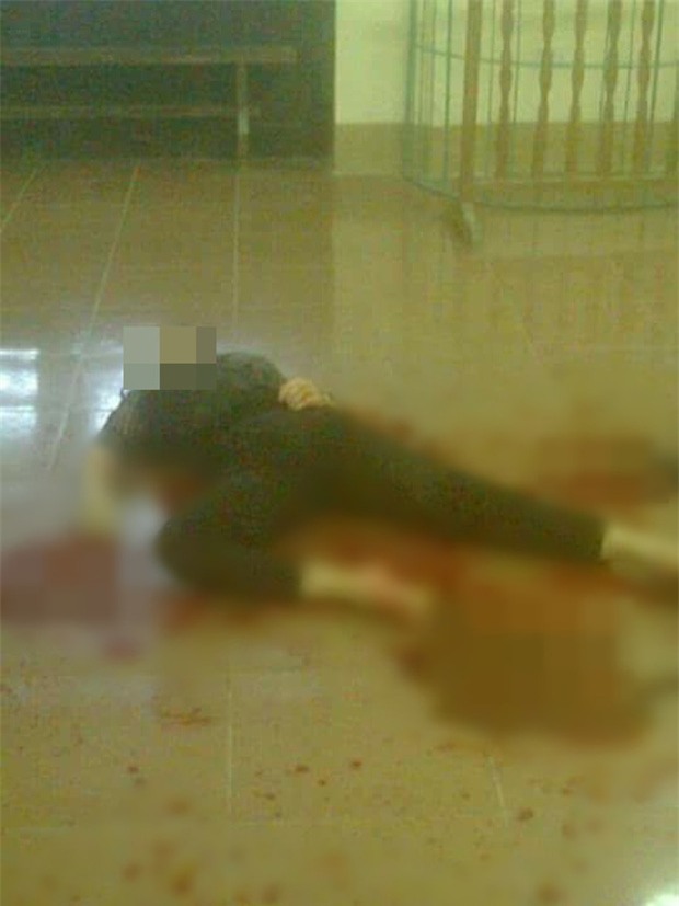 Phú Thọ: Thấy vợ đi làm thủ tục ly hôn, chồng dùng hung khí đâm vợ tử vong tại tòa án - Ảnh 1.