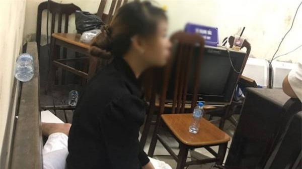 tin tuc 24h noi bat: tran tinh cua co gai bi lot sach ao van lao vao danh nhau - 2