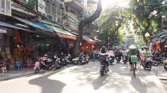 Vụ cô gái bị lột áo trên phố Hàng Mã: Tôi ân hận vì để xảy ra xô xát - Ảnh 3.