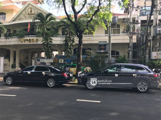 Chú rể Trung Tín cười tít mắt, lên xe rước dâu sang nhà Đặng Thu Thảo - Ảnh 3.