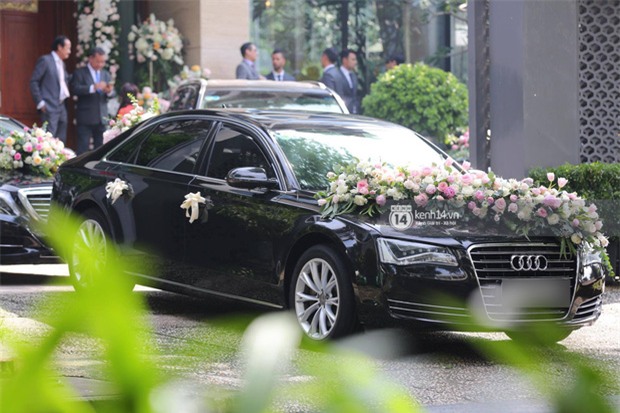 Cận cảnh dàn siêu xe vài chục tỷ đồng trong lễ đón dâu của Hoa hậu Thu Thảo diễn ra sáng nay - Ảnh 2.