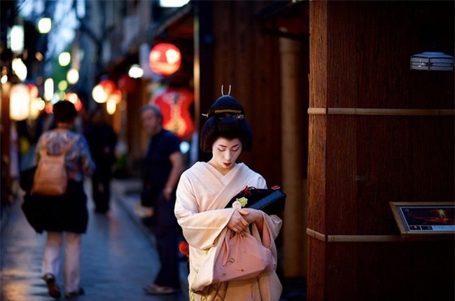 Cuộc đời ly kỳ của Geisha chín ngón nổi tiếng nhất Nhật Bản: Trẻ đa tình hàng nghìn người khao khát, cuối đời đi tu-10