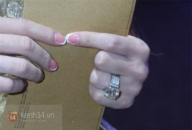Điểm danh những chiếc nhẫn cưới có trị giá khủng của cặp đôi sao Việt - Ảnh 16.
