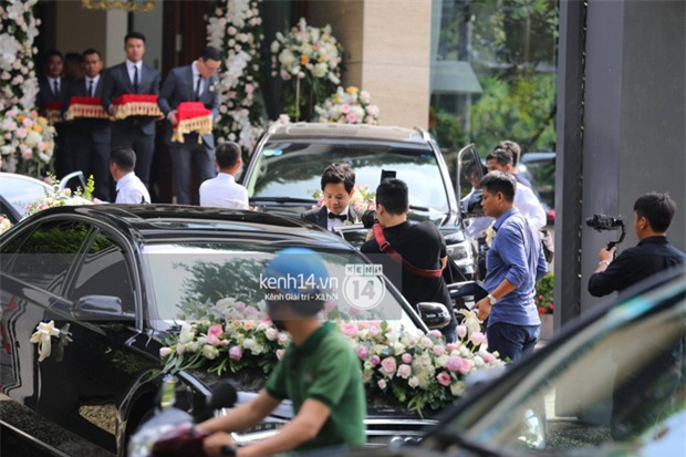 Trung Tín điển trai, liên tuc cười hạnh phúc khi chuẩn bị đón cô dâu Đặng Thu Thảo - Ảnh 4.