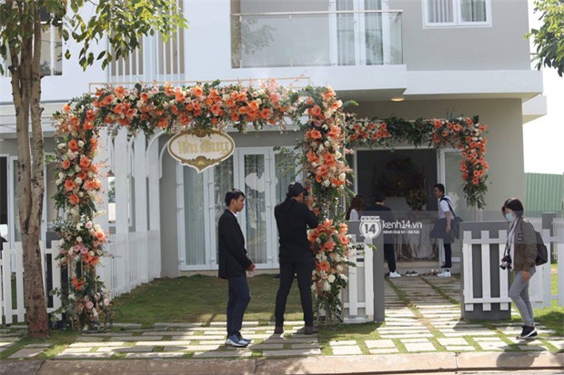 Không khí chuẩn bị chuẩn bị tất bật tại nhà Thu Thảo trước giờ G - Ảnh 2.