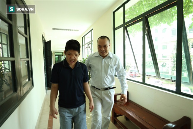 Anh hùng Bôm: Ngoài anh Tuấn, Bôm còn một bố nữa, Bôm yêu bố này lắm! - Ảnh 6.