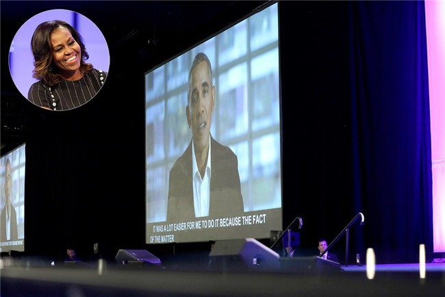 Món quà bất ngờ của ông Obama khiến bà Michelle phải đỏ mặt ngượng ngùng-1