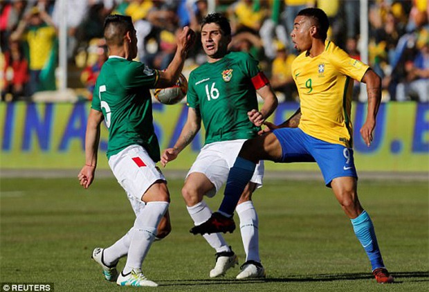 Neymar và đồng đội tuyển Brazil phải thở oxy sau trận hòa Bolivia - Ảnh 3.
