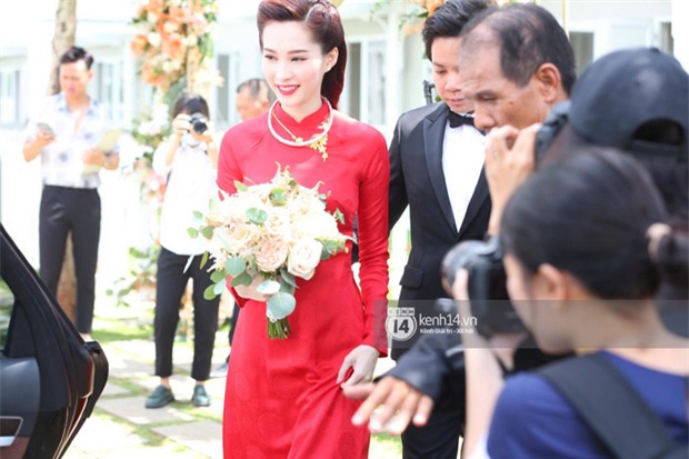 Diện áo dài đỏ rực, cô dâu Thu Thảo tiếp tục đốn tim fan bằng nhan sắc vô cùng rạng rỡ và xinh đẹp - Ảnh 6.