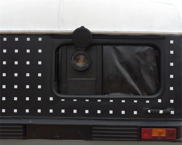 Anh chàng này đã biến một chiếc xe thành máy ảnh khổng lồ, bạn nhìn sẽ muốn được chụp ngay - Ảnh 10.