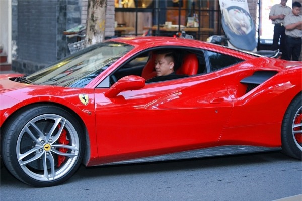 Tuấn Hưng nhận quà sinh nhật của vợ đơn giản nhưng lòng nao nao-5