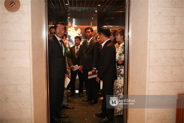 Clip: Người nhà Thu Thảo mang rào chắn tạo khoảng cách với phóng viên, an ninh đám cưới được thắt chặt tuyệt đối - Ảnh 5.