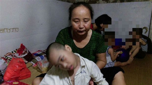 Ai cũng khóc trước câu chuyện người phụ nữ 61 tuổi nuôi con người khác 11 năm! - Ảnh 3.