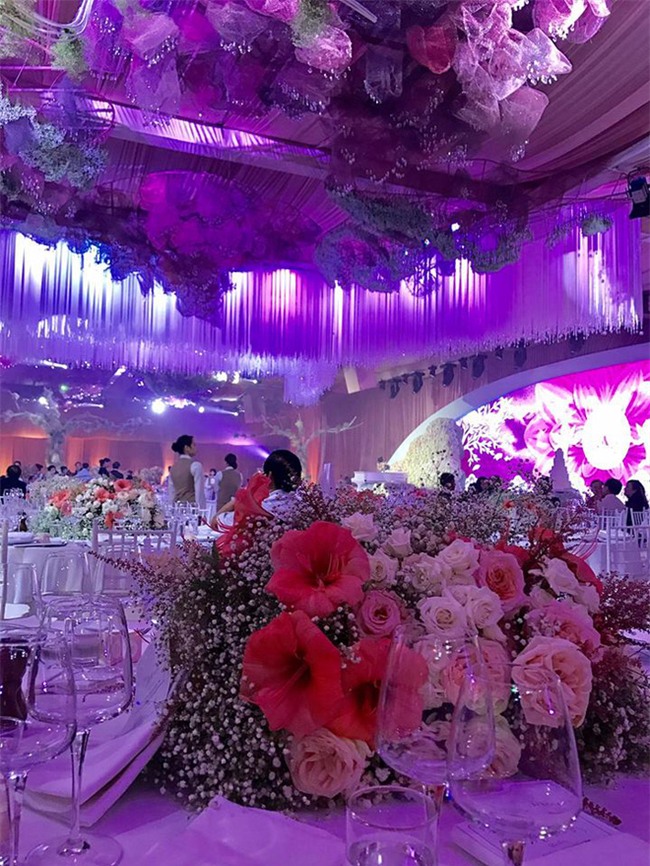 Cận cảnh hội trường lộng lẫy nơi diễn ra hôn lễ của Thu Thảo và ông xã Trung Tín - Ảnh 2.