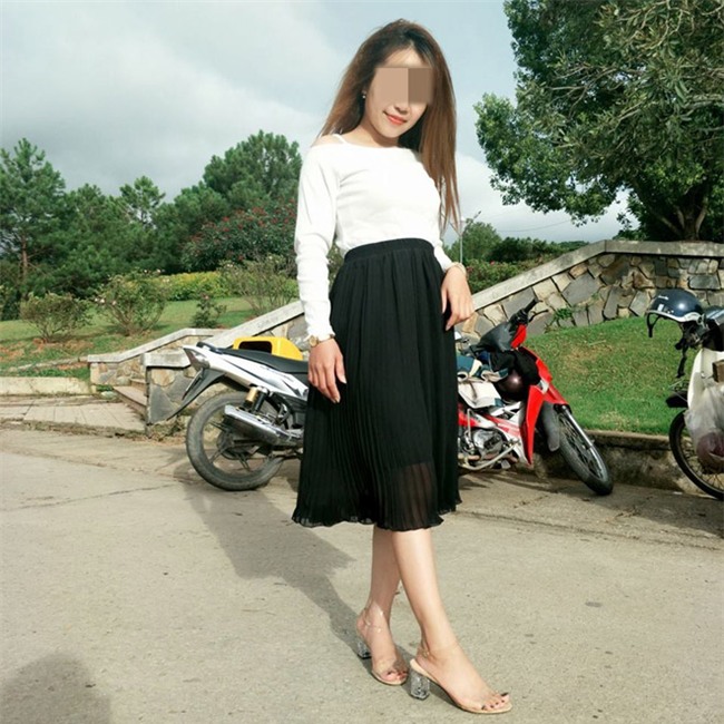 cau chuyen bat ngo phia sau hinh xam dau soi cua co gai tre hinh anh 3