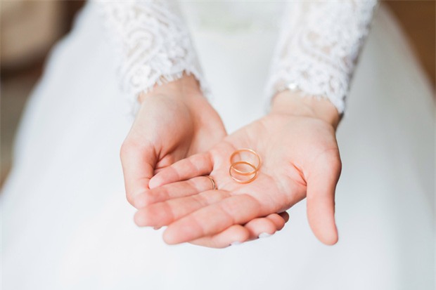 Tôi thật sự bất ngờ khi nhận được lời cầu hôn ngay trong phòng của sếp - Ảnh 2.