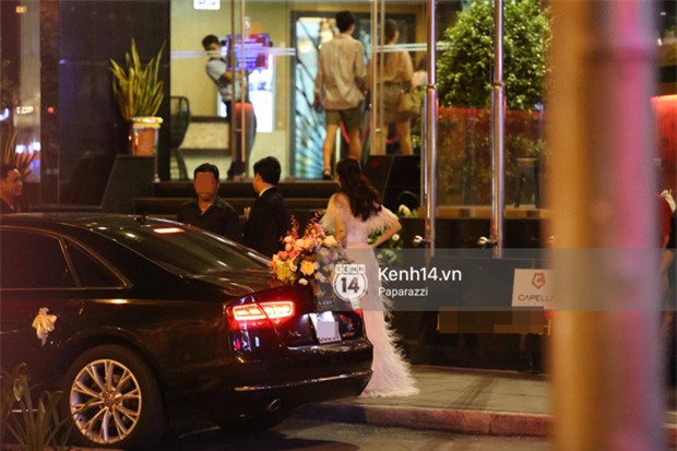 Sau đám cưới cổ tích, Đặng Thu Thảo cùng ông xã Trung Tín tay trong tay đi chơi với bạn bè - Ảnh 3.