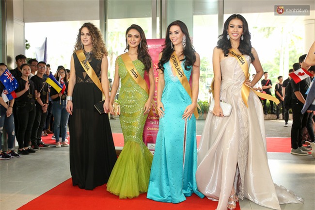 Clip: Huyền My tỏa sáng với bộ đầm nổi bật, tự tin trong phần giới thiệu tại "Miss Grand International 2017" - Ảnh 11.