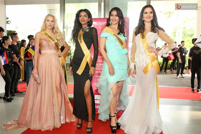 Clip: Huyền My tỏa sáng với bộ đầm nổi bật, tự tin trong phần giới thiệu tại "Miss Grand International 2017" - Ảnh 11.