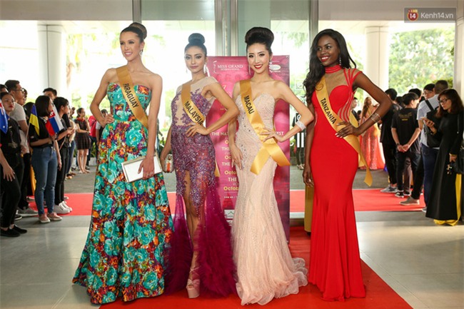 Clip: Huyền My tỏa sáng với bộ đầm nổi bật, tự tin trong phần giới thiệu tại "Miss Grand International 2017" - Ảnh 11.