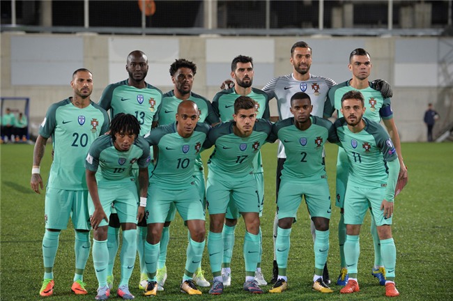 Ronaldo toa sang, Bo Dao Nha tien sat ve du World Cup 2018 hinh anh 1