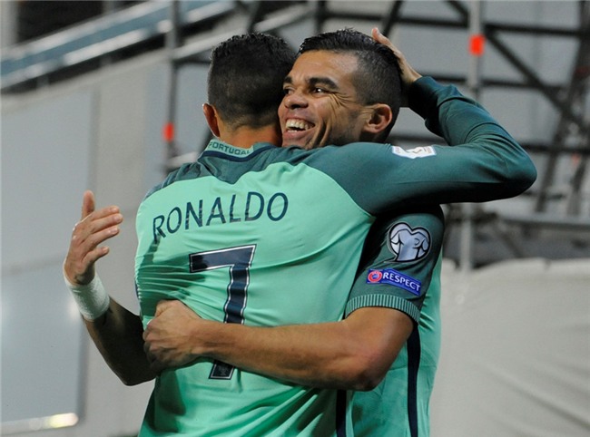 Ronaldo toa sang, Bo Dao Nha tien sat ve du World Cup 2018 hinh anh 6