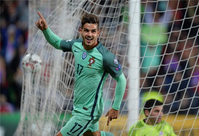 Ronaldo toa sang, Bo Dao Nha tien sat ve du World Cup 2018 hinh anh 8