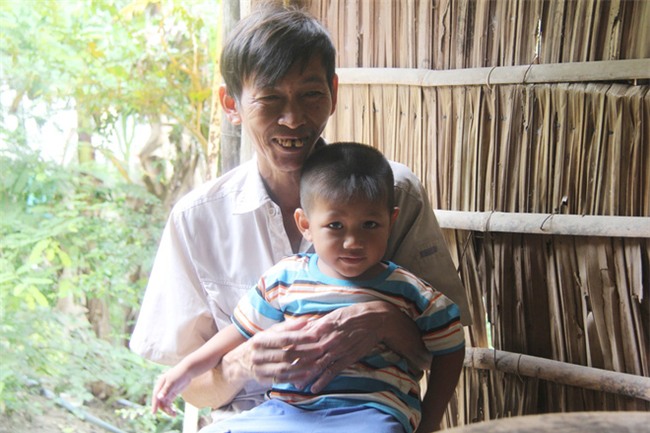 Xót cảnh 3 đứa trẻ bị chảy máu miệng, vợ chồng nghèo ngược xuôi lo cho con bị nói là dựng chuyện lừa đảo - Ảnh 20.