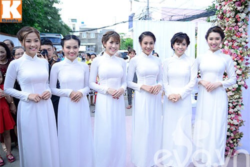 tap doan phu dau – phu re “chat hon nuoc cat” trong dam cuoi sao viet - 18