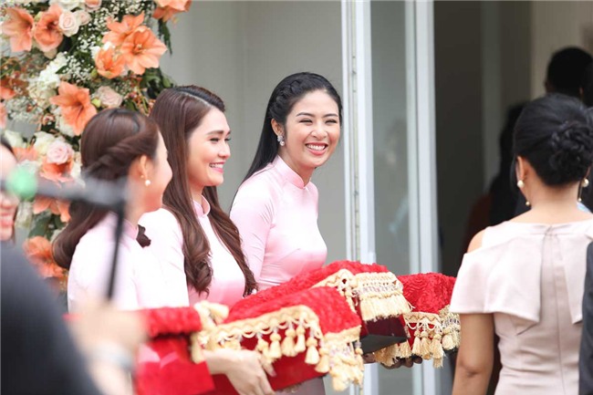 tap doan phu dau – phu re “chat hon nuoc cat” trong dam cuoi sao viet - 2