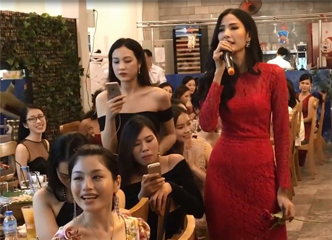 Hoàng Thùy bất ngờ khoe giọng hát đầy nội lực tại Hoa hậu Hoàn vũ Việt Nam 2017-1