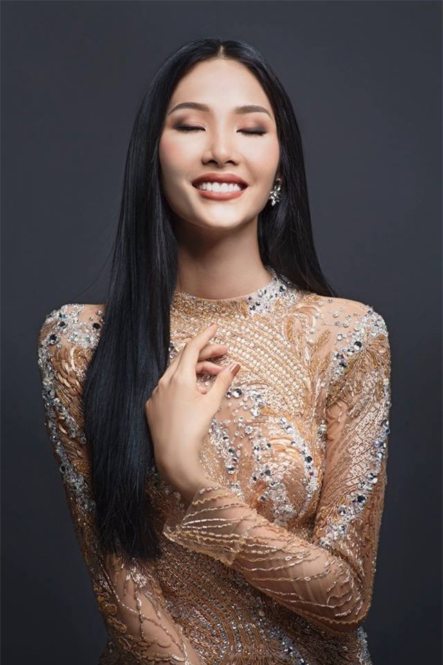 Hoàng Thùy bất ngờ khoe giọng hát đầy nội lực tại Hoa hậu Hoàn vũ Việt Nam 2017-4