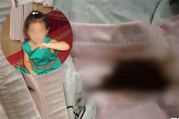 soc: dat nham thuoc ha sot cho be gai vao am dao - 1