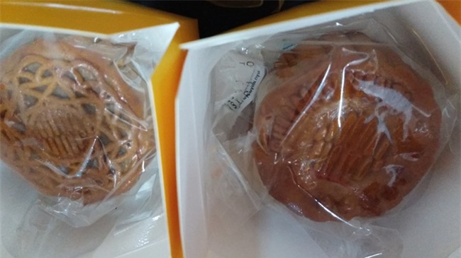 Hà Nội: Tá hỏa phát hiện bánh Trung thu gần tiền triệu mua ở khách sạn 5 sao chưa hết hạn đã mốc meo - Ảnh 4.