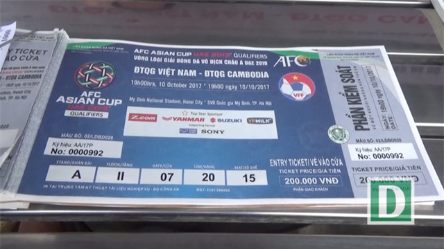 Gía vé xem trận đấu giữa Việt Nam - Campuchia chỉ từ 100 nghìn đến 200 nghìn một vé.