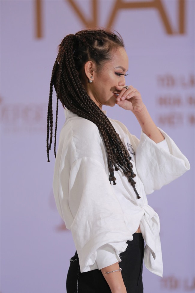 Ca tinh den ngo nghich: Ai da 'tap hu' cho Mai Ngo? hinh anh 1