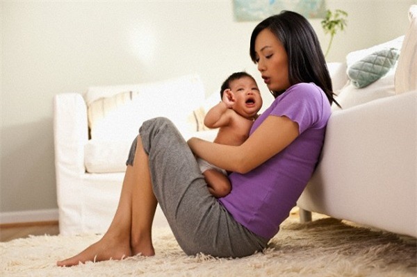 Nhìn mẹ chồng cho con ăn, tôi chỉ muốn ói nên phải lảng đi chỗ khác - Ảnh 2.