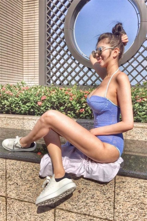 Hot girl sở hữu đôi chân dài miên man đến mức ‘mất cân đối’  - Ảnh 11.