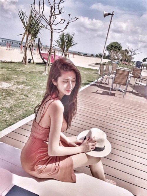 Hot girl sở hữu đôi chân dài miên man đến mức ‘mất cân đối’ - Ảnh 13.