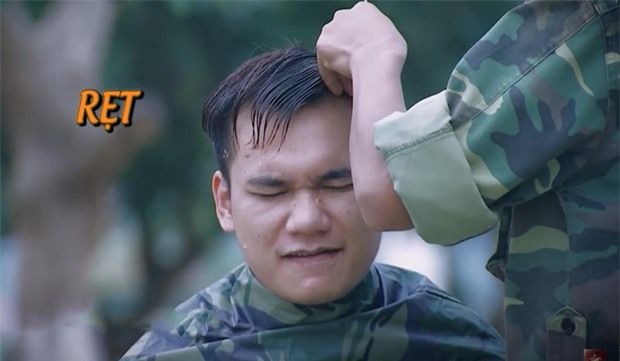 Muôn vàn biểu cảm hỉ, nộ, ái, ố của dàn mỹ nam khi bị cắt tóc trong Sao nhập ngũ - Ảnh 3.